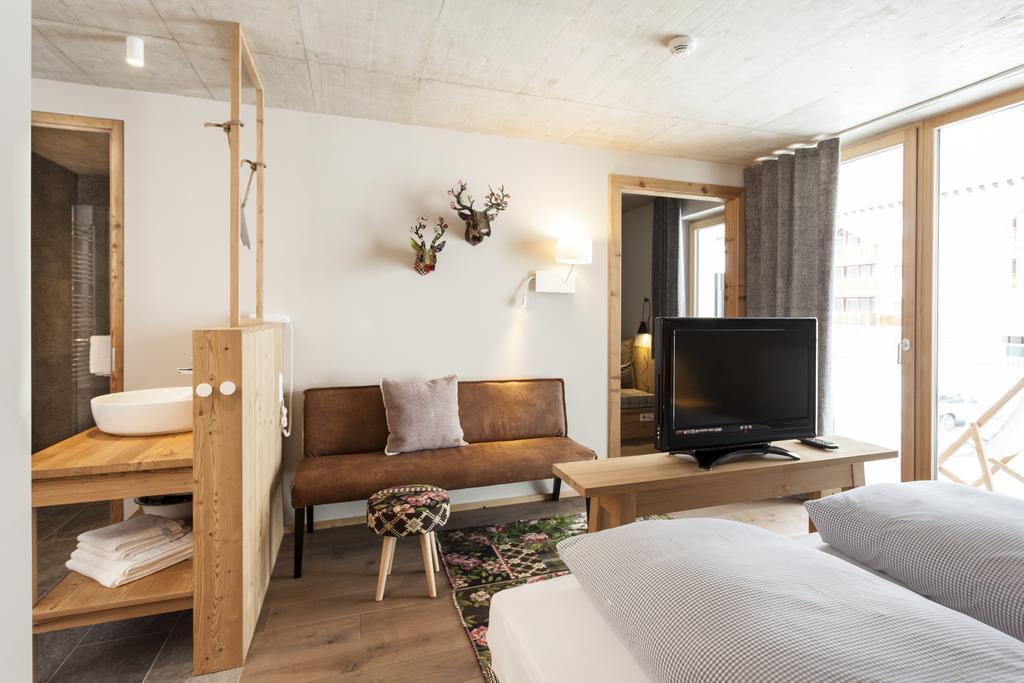 Langtaufererhof Hotel Melago Екстериор снимка